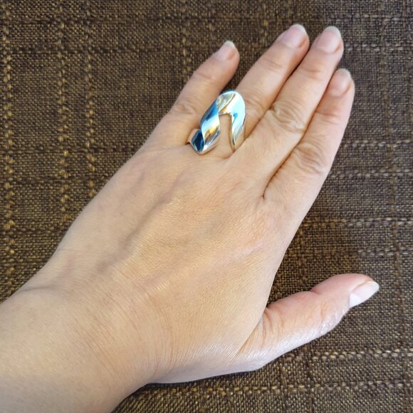 Bold Vintage Sterling Silver Open-Wave Modernist Ring – European Craftsmanship - Picture 13 of 14